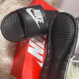 Nike Victori One Slides